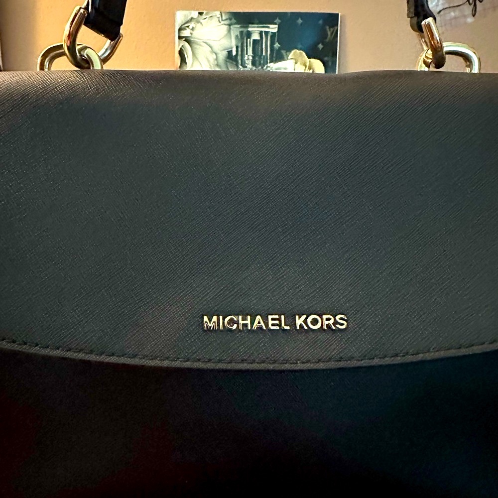 Michael Kors Ava Small Saffiano Leather Crossbody – Black – Like New - Picture 3 of 12